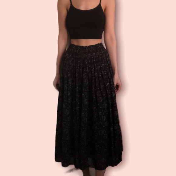 Uniqlo Black Pleated Maxi Skirt - Picture 1 of 13